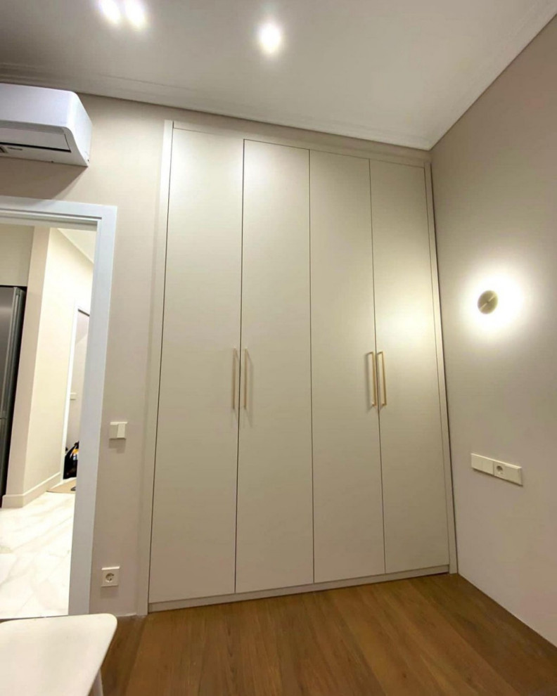 Распашные шкафы