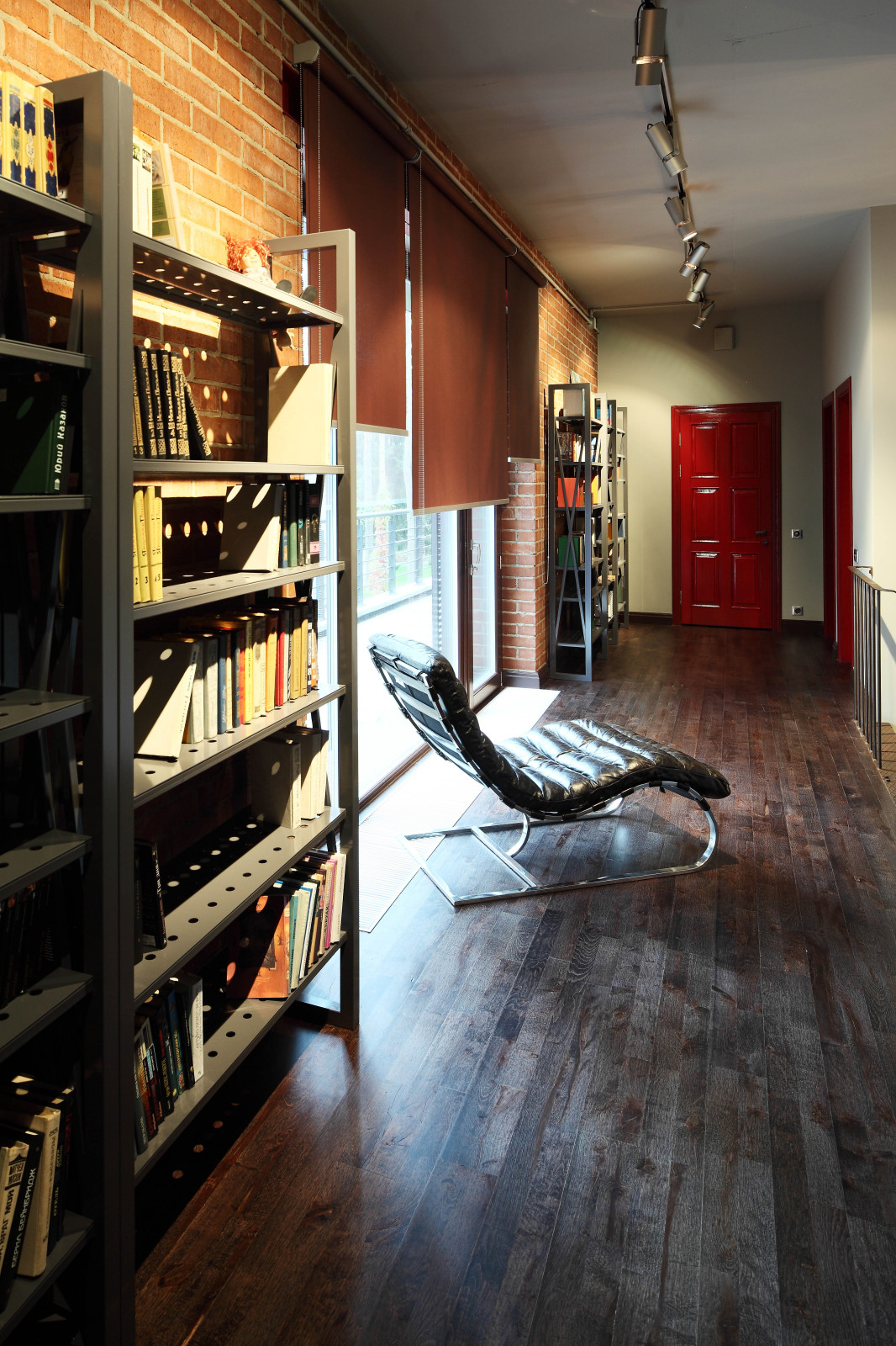 Box house - современный дом в стиле лофт. Архитектурное бюро Романа Леонидова.