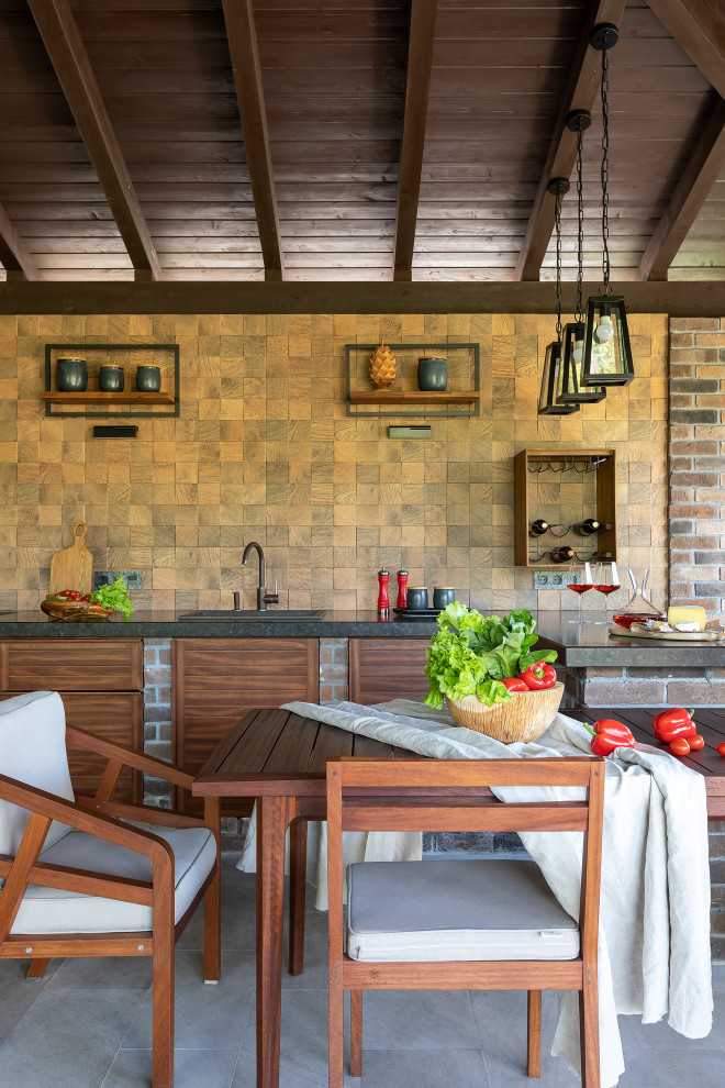 УЮТНАЯ БЕСЕДКА В ЗАГОРОДНОМ ДОМЕ