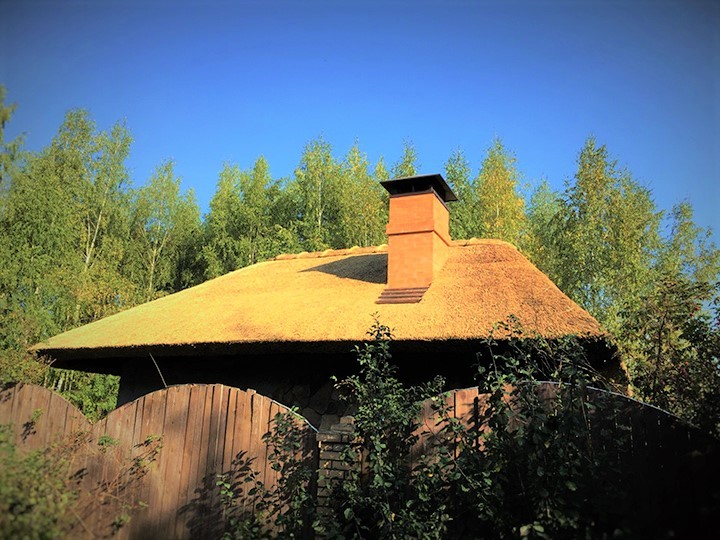УЮТНАЯ БАРБЕКЮШНИЦА. КАМЫШОВАЯ КРЫША. ГОРКИ-8