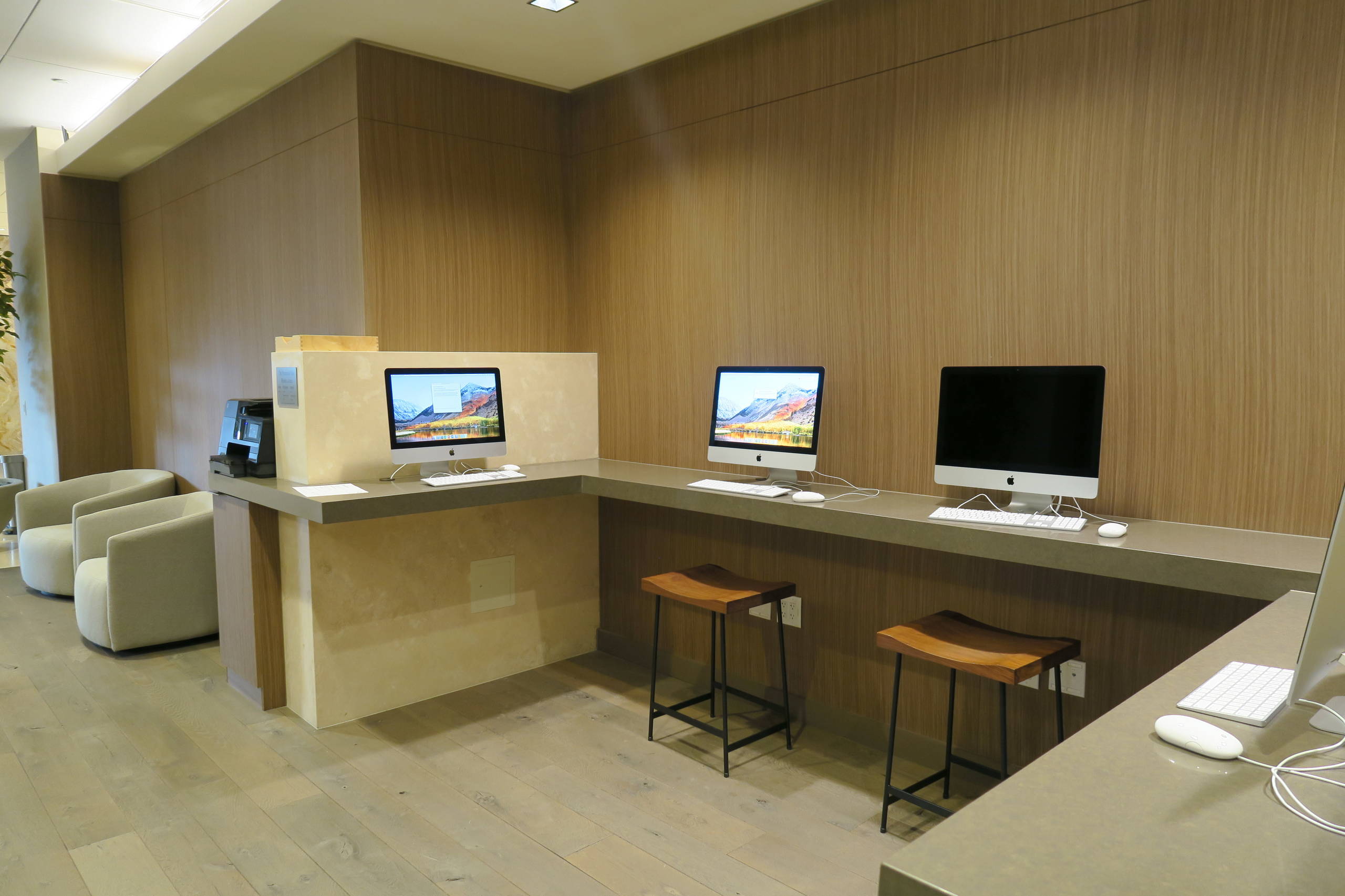 Личный опыт: Небоскреб в США, из которого нет нужды выходить