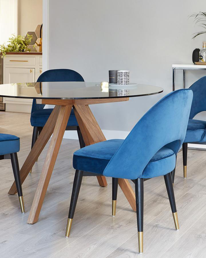 Обеденные и журнальные столы Анталл в современном стиле