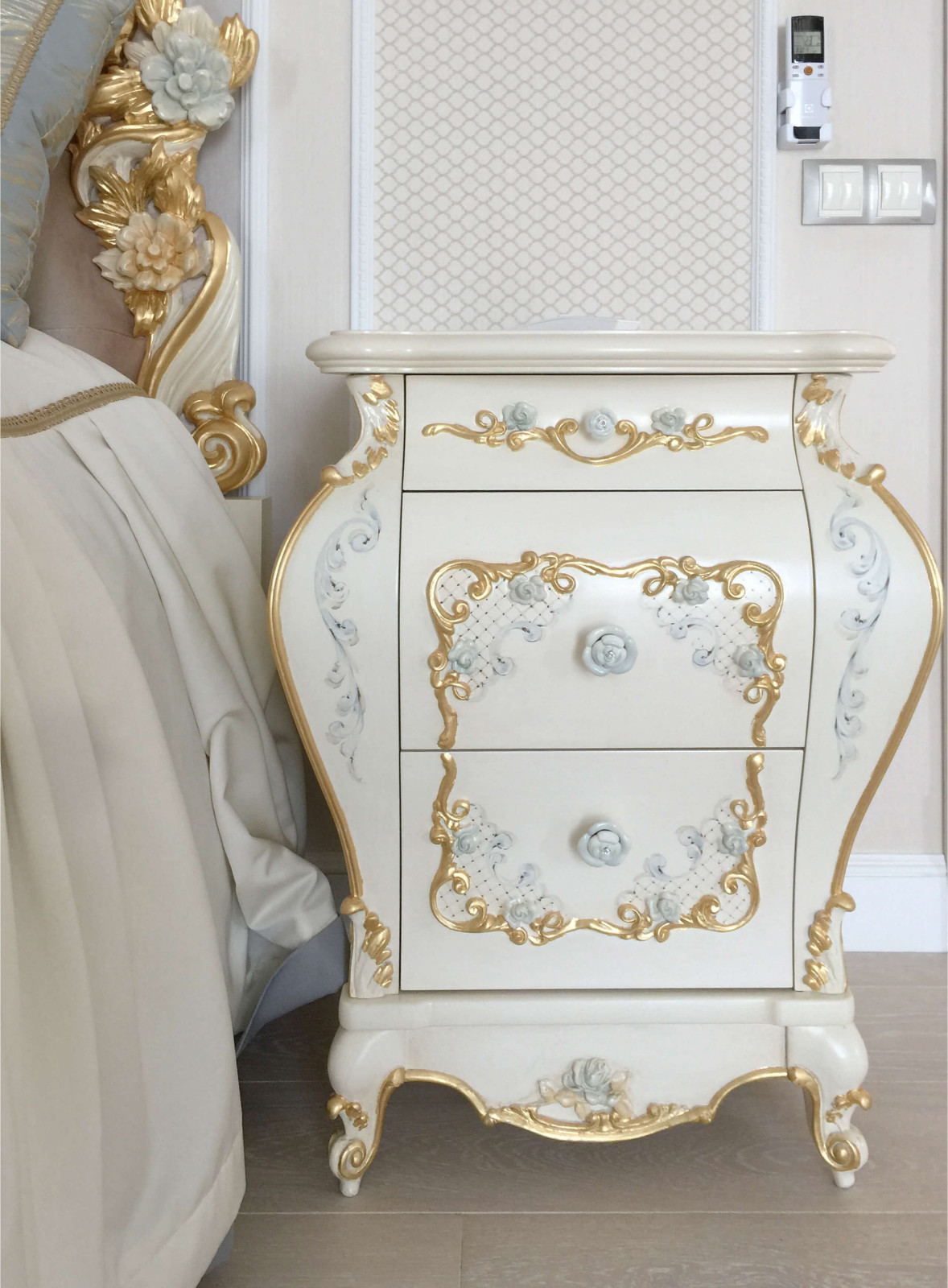 Дизайн интерьера дома в классическом стиле. Реализованный проект.