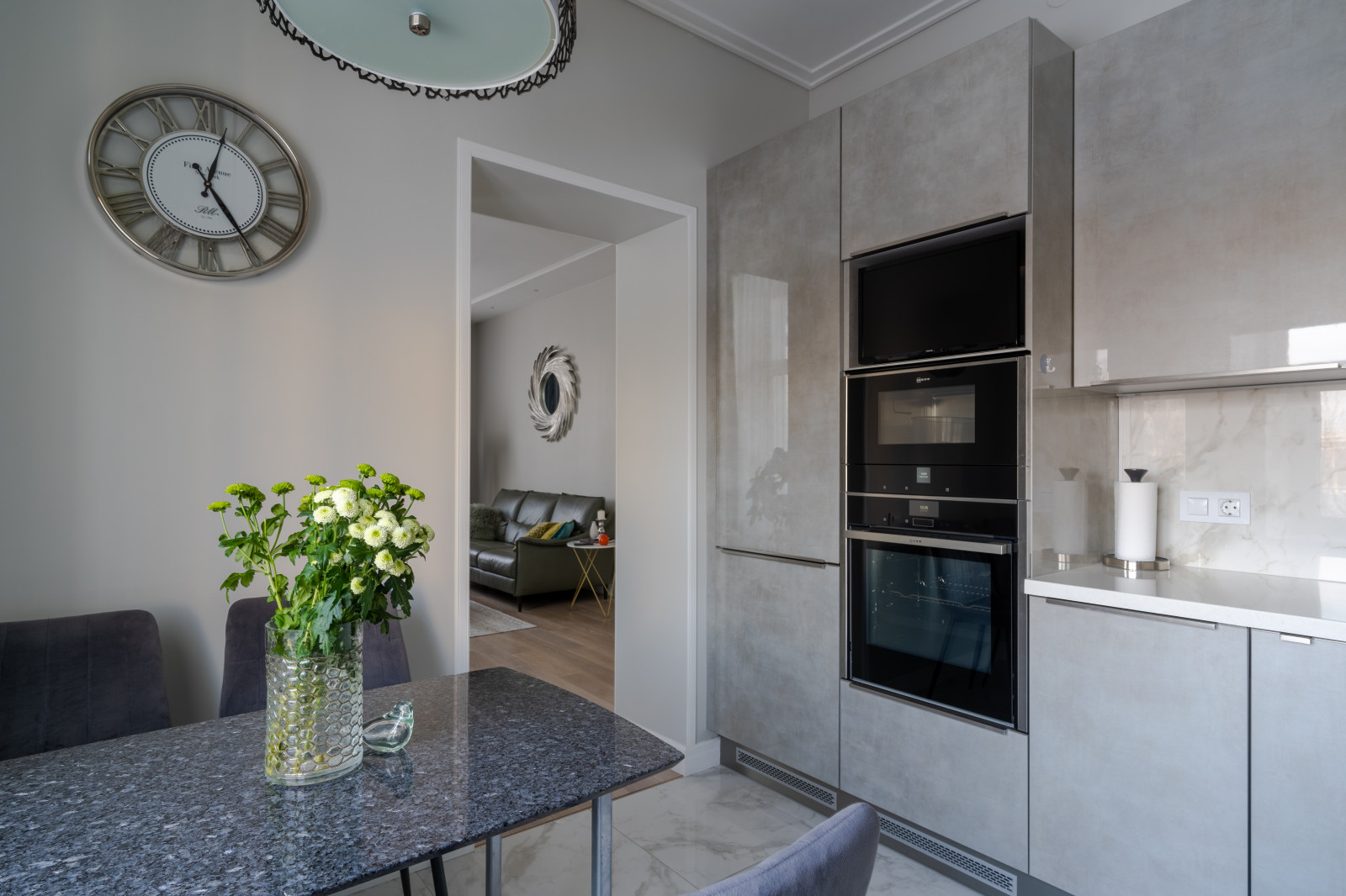 Много глянца не бывает. Проект на Черной Речке.