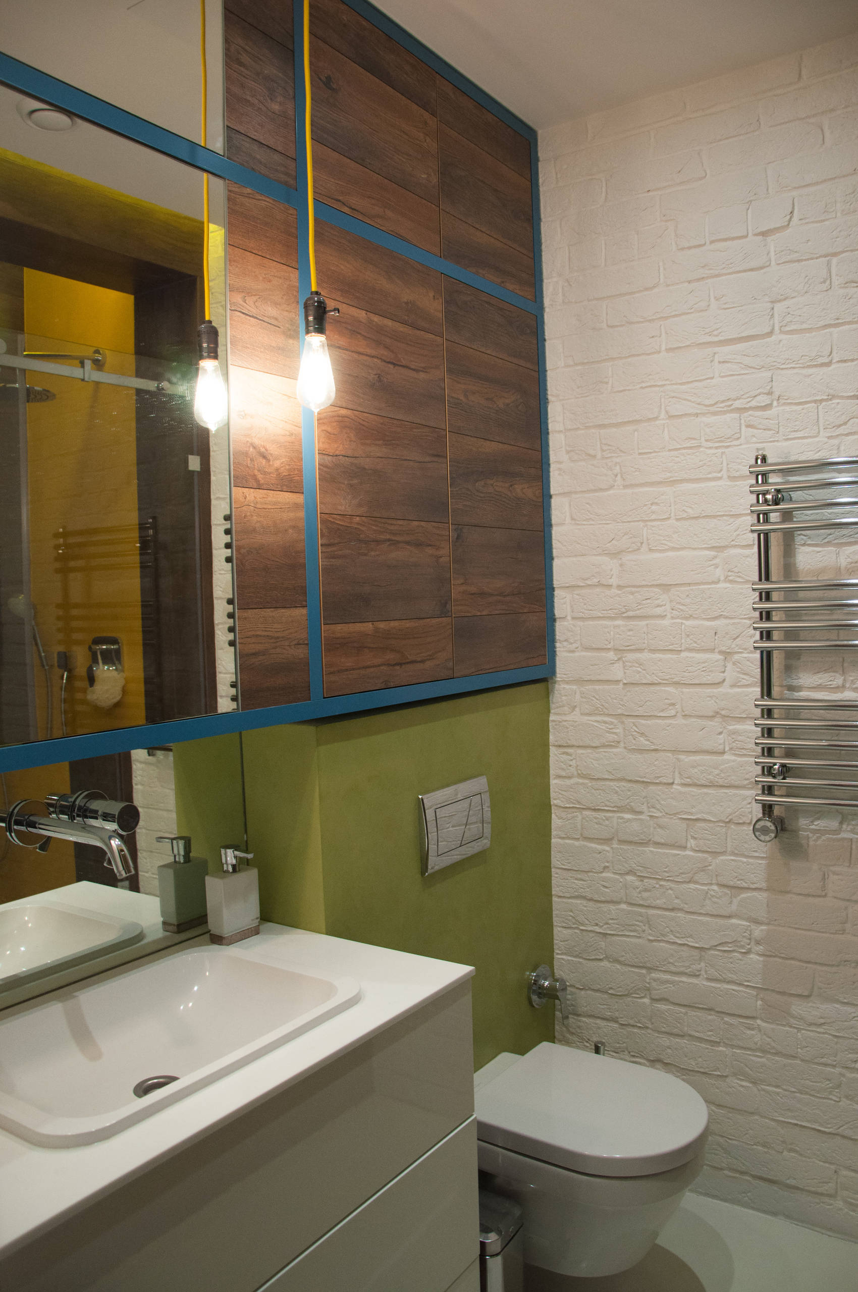 Houzz Украина: Лофт с полицейским зеркалом для танцовщицы