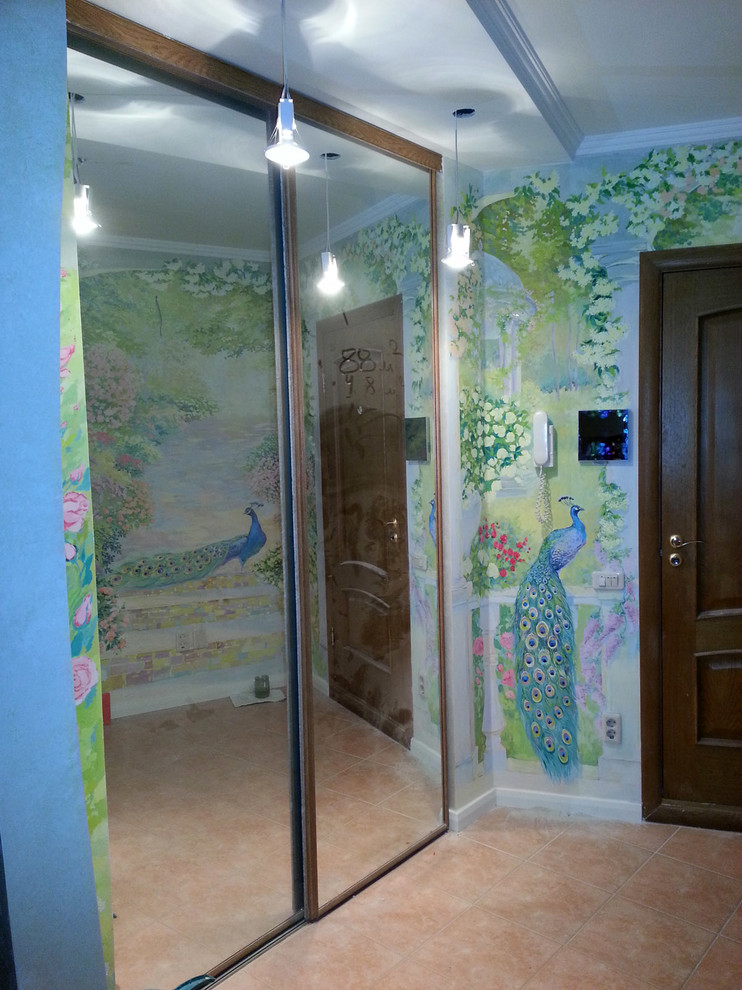 Обложка проекта: Комбинация светящихся красок и традиционной живописи