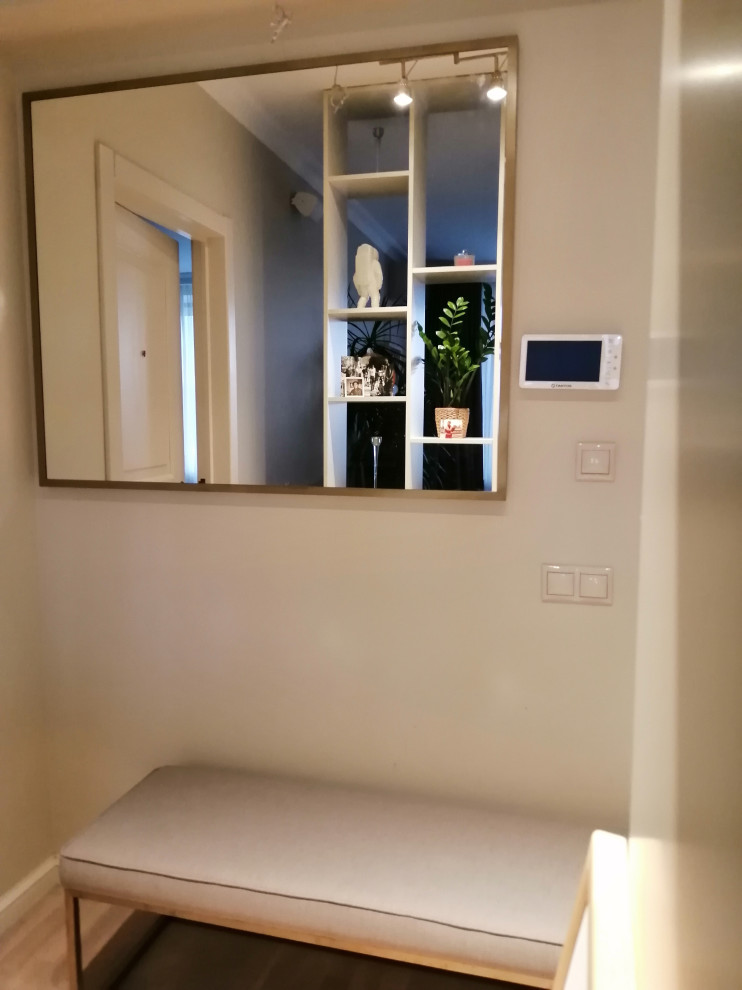 Мебель и аксессуары для прихожей.