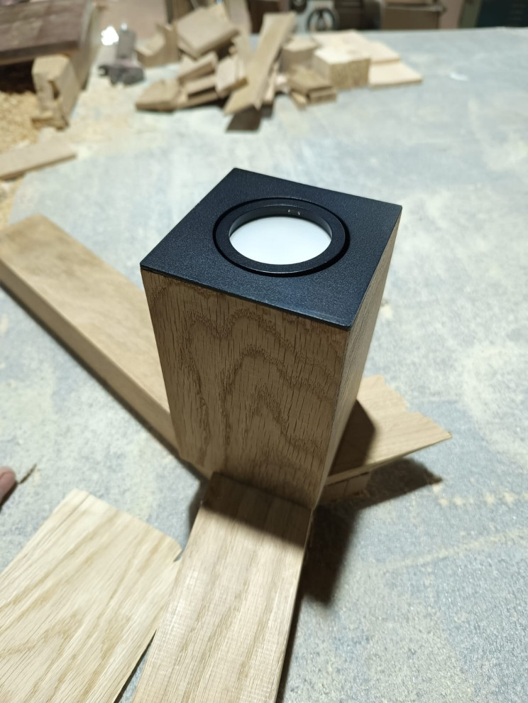 Обложка проекта: Светодиодный светильник из дуба