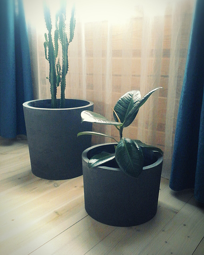 Кашпо и горшки для цветов и растений из микробетона.