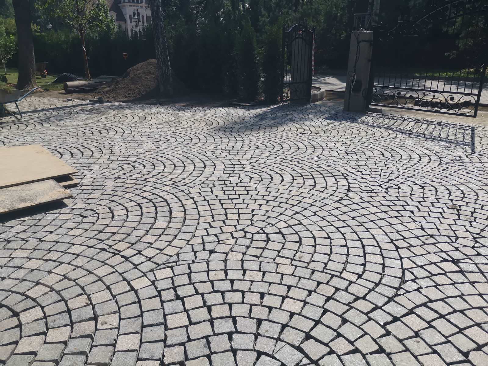 В работе 2022 и старше