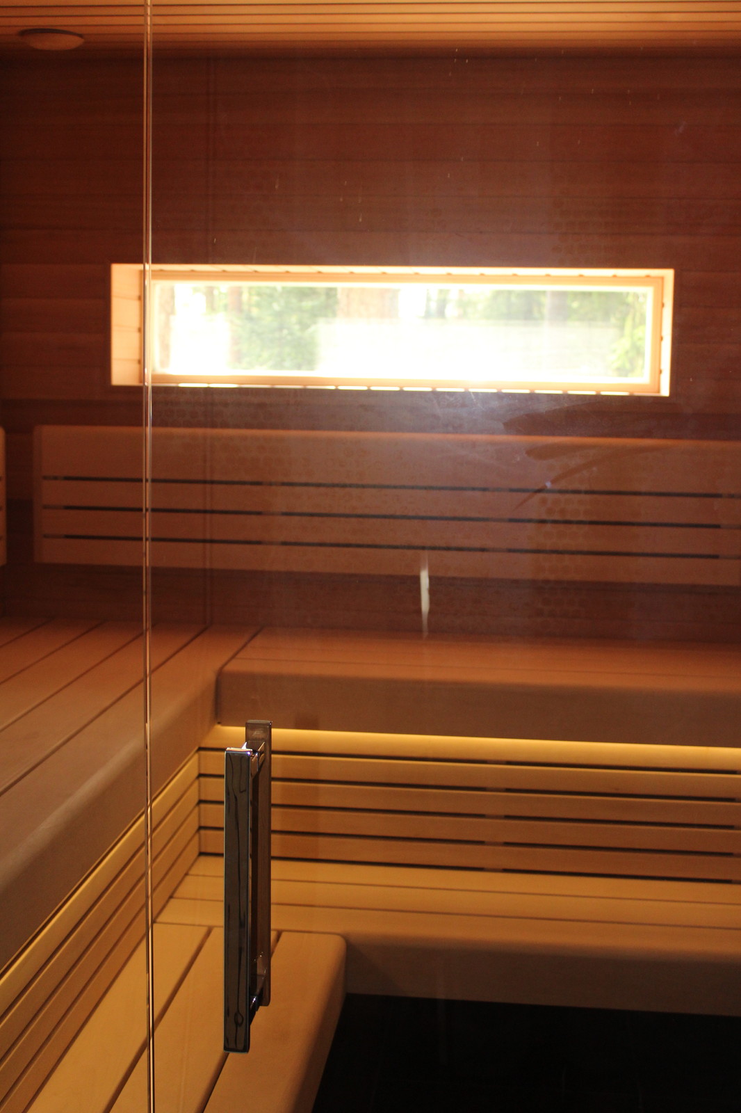 Сауна стены канадский кедр полки липа печь IKI