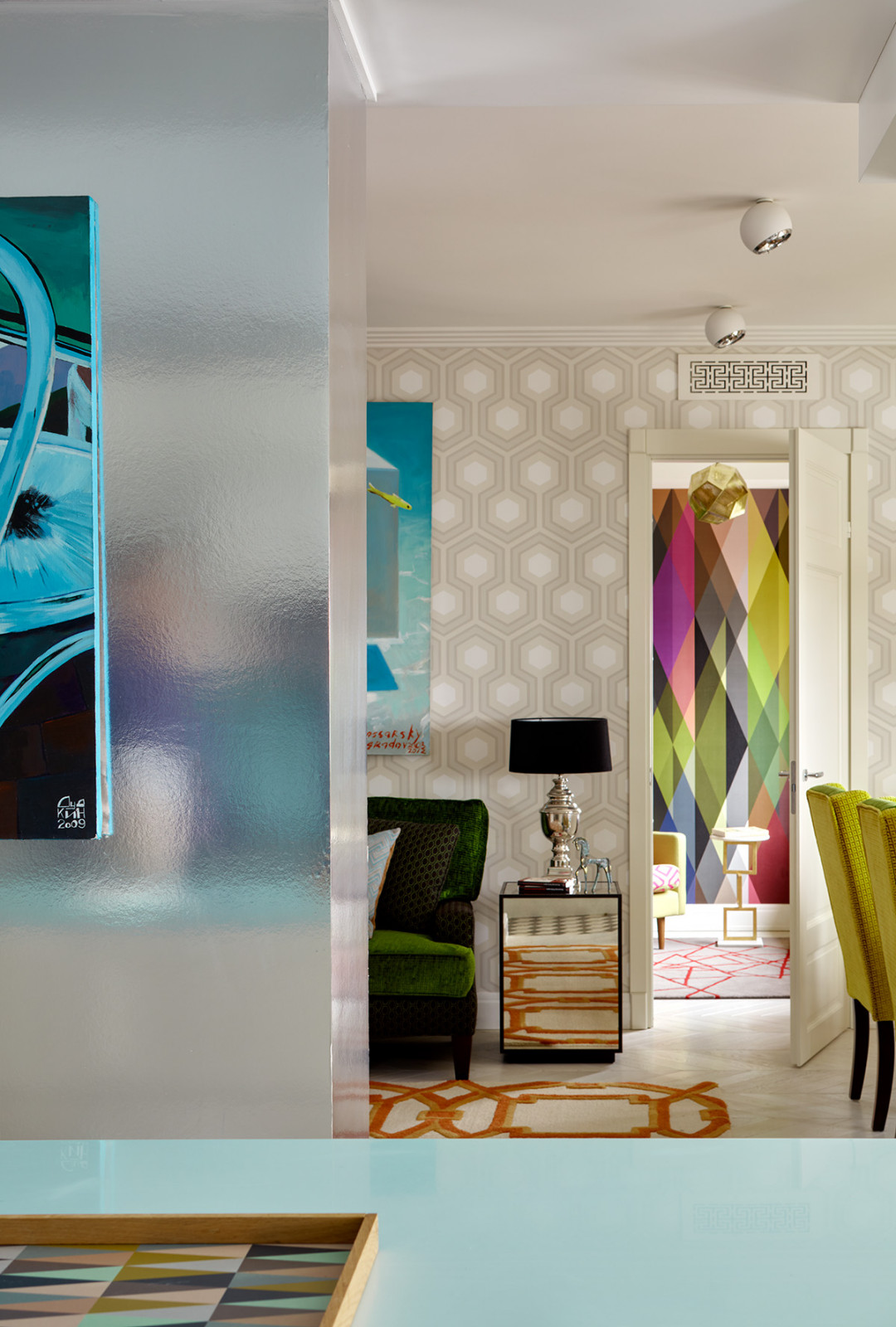 Обложка проекта: Цветной интерьер квартиры на Ломоносовском