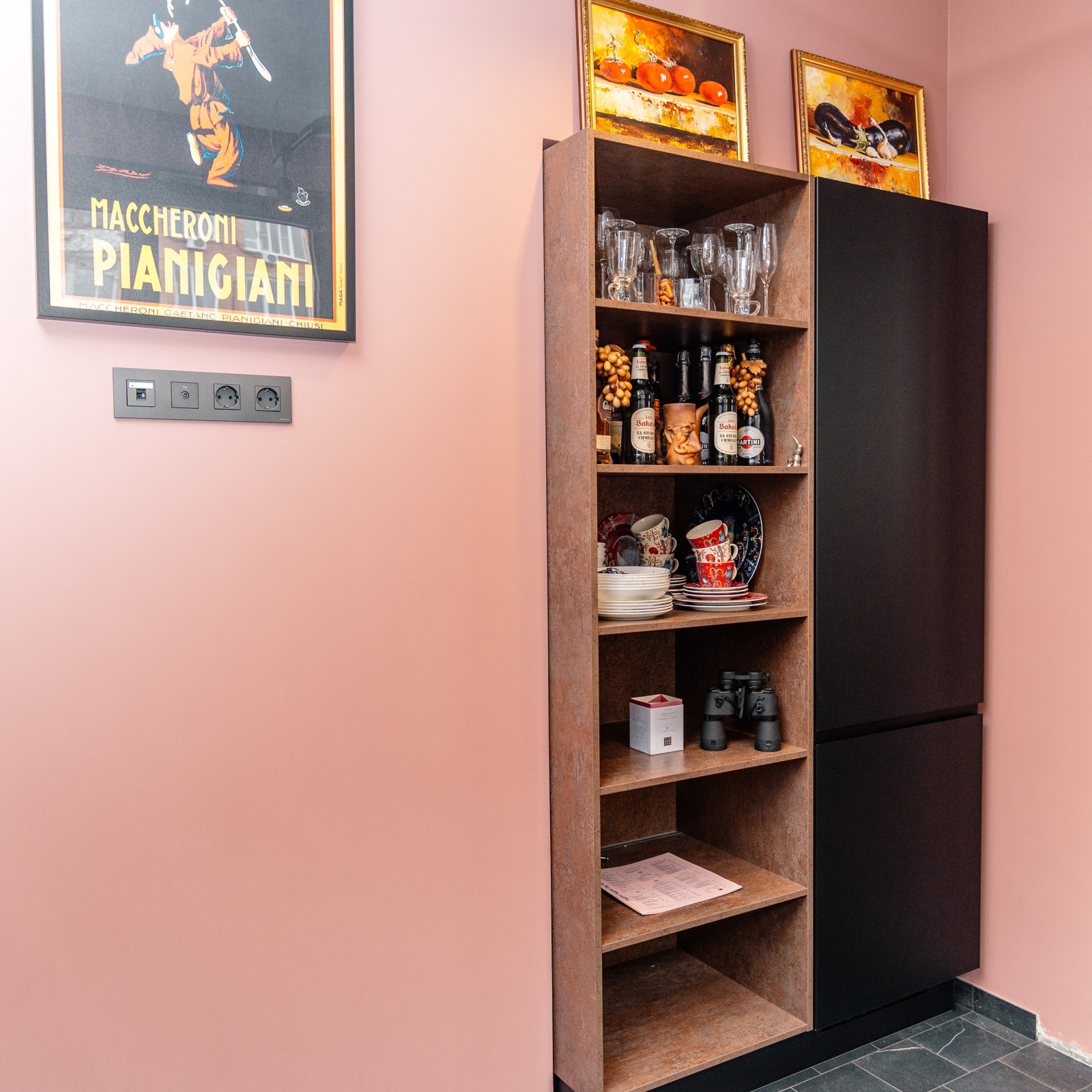 Яркая кухня для ярких хозяев!