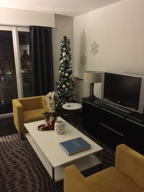 До и после: Микроапартаменты с причудливой стеной-столом