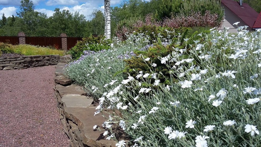 Сад  на холмах