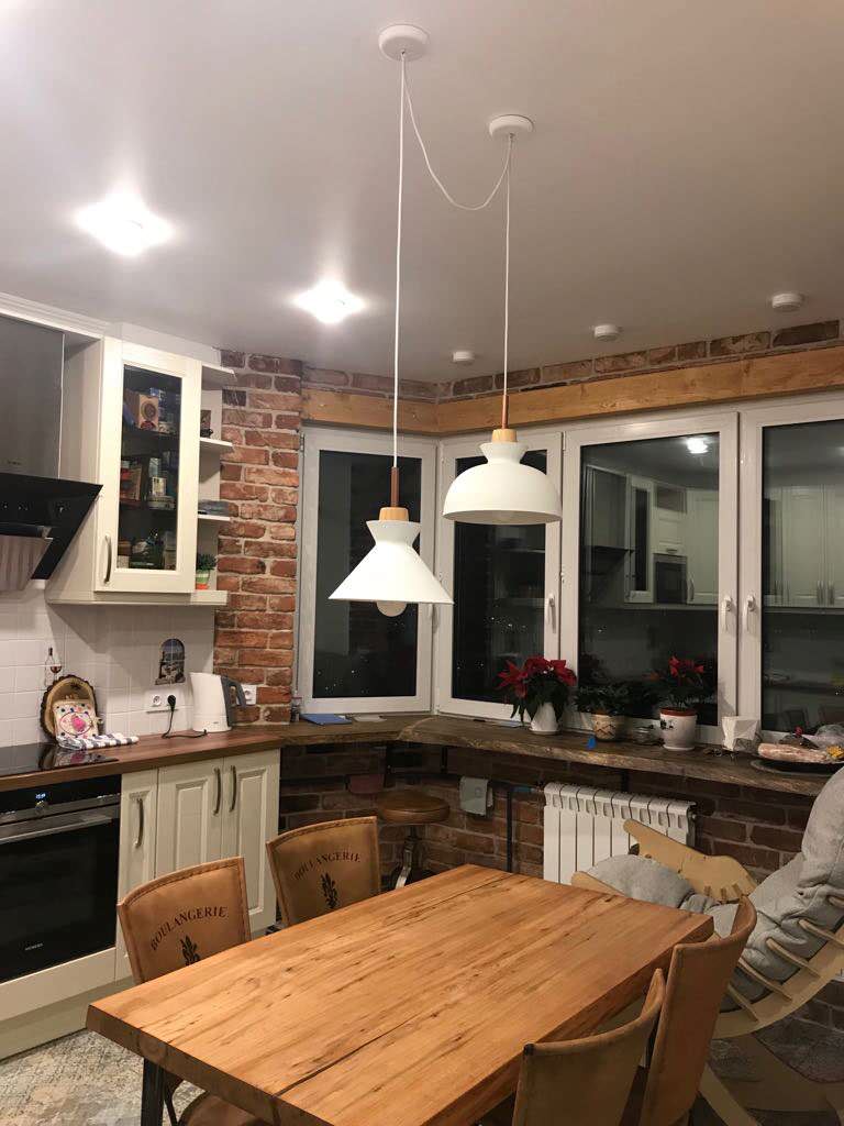 Обеденный стол из массива карагача