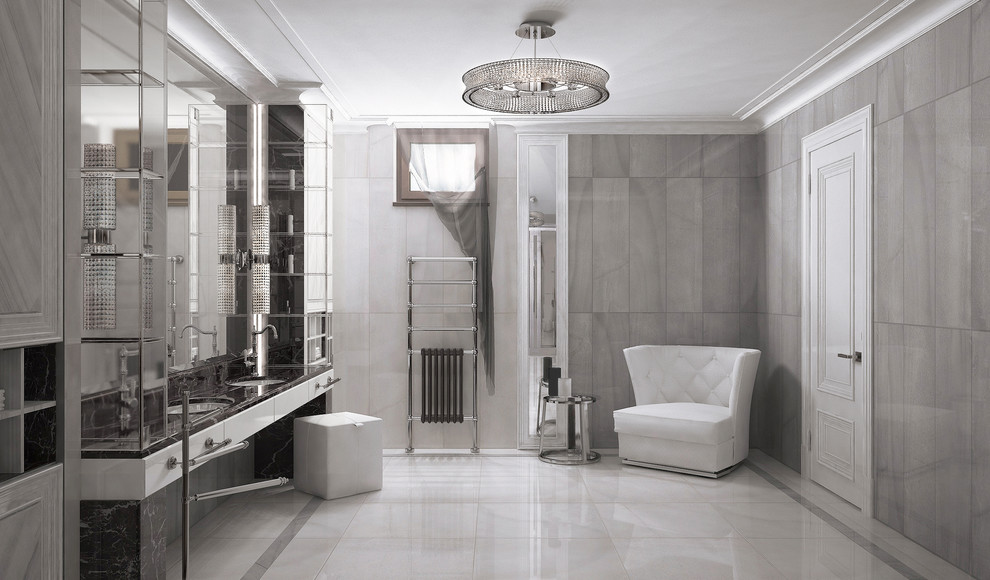 Просторная ванная в цокольном этаже