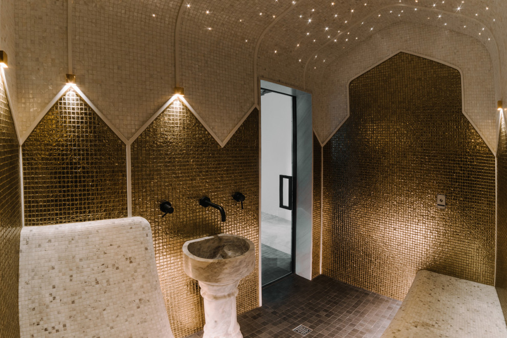 Вход в турецкую парную.