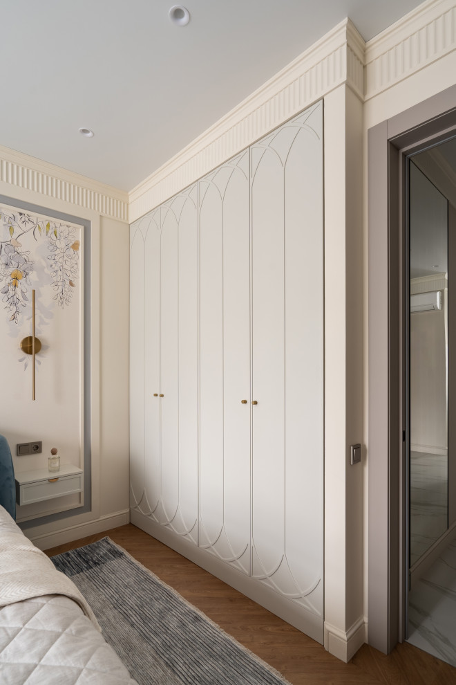 Шкаф с фрезеровкой в спальню