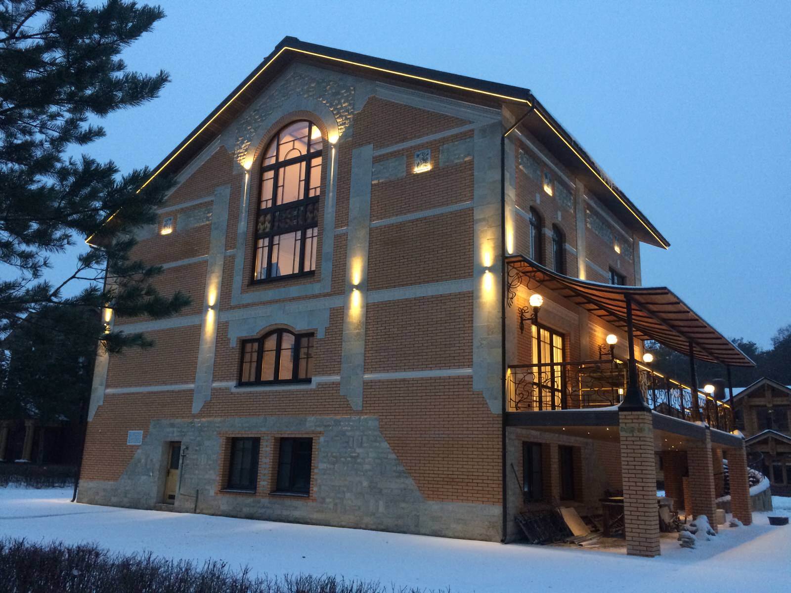 Светодиодное архитектурное освещение загородного дома - пос. Медвежьи Озера