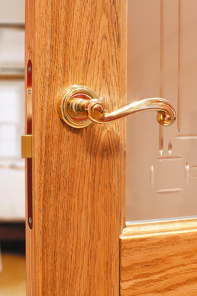 Alvero doors in details