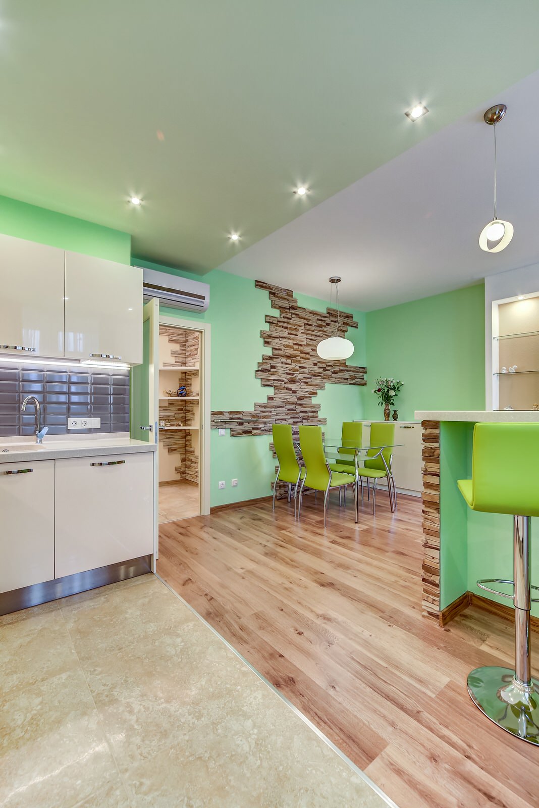 2к квартира, пр. Орджоникидзе, Спб.