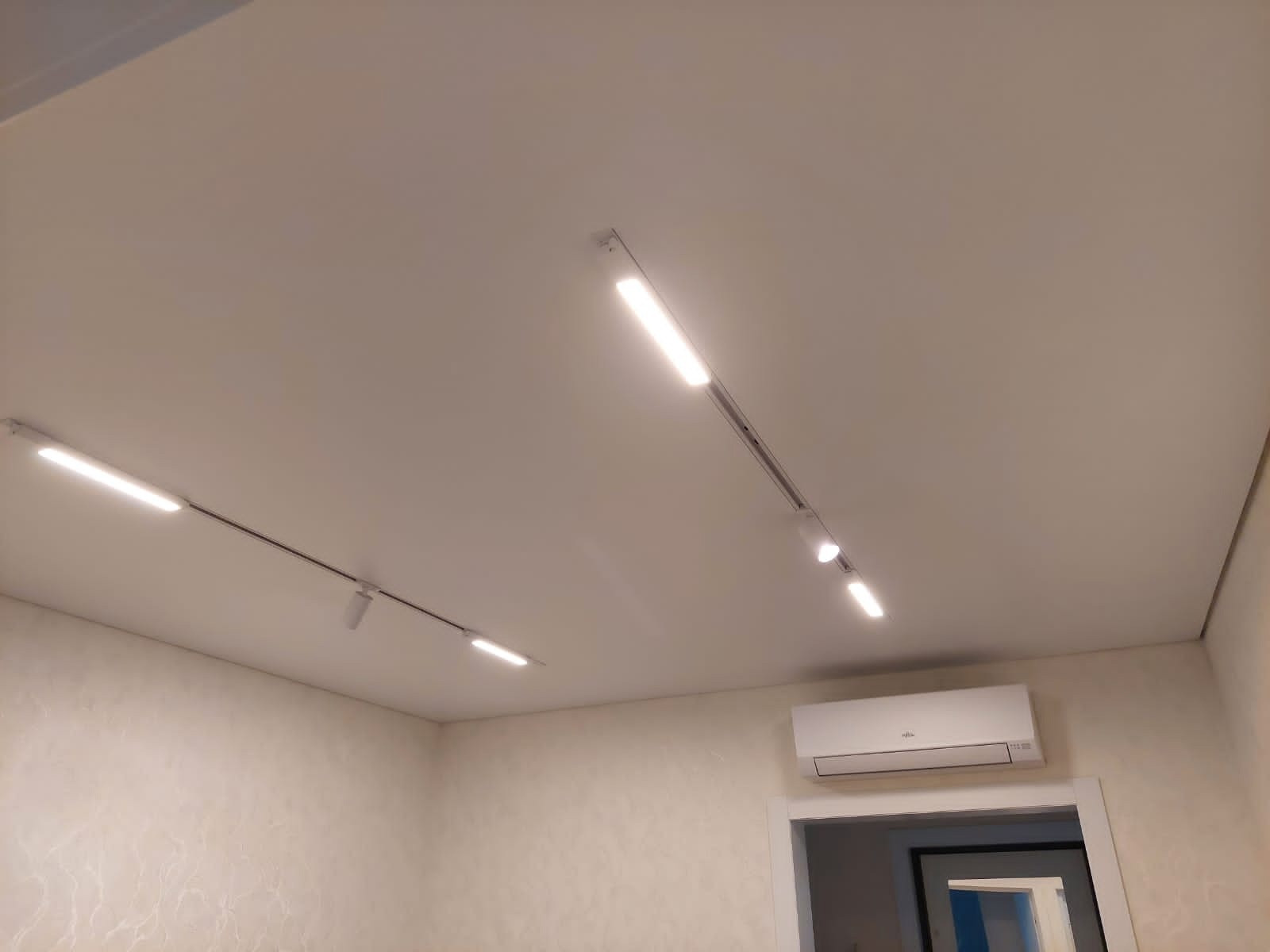 Теневой натяжной потолок