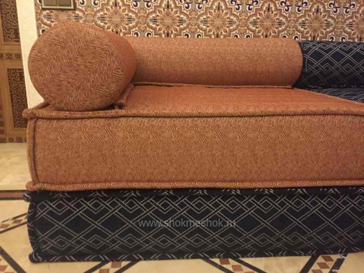 Обложка проекта: Диван из подушек модулей в восточном стиле