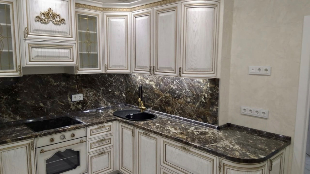 Угловая классическая кухня Массив дуба Берта