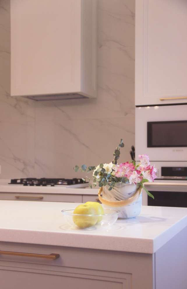 Обложка проекта: Угловая кухня с островом