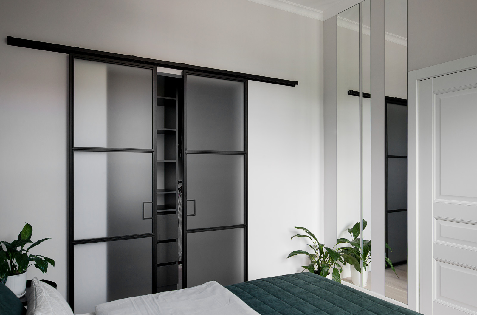 Современная классика в холостяцкой квартире