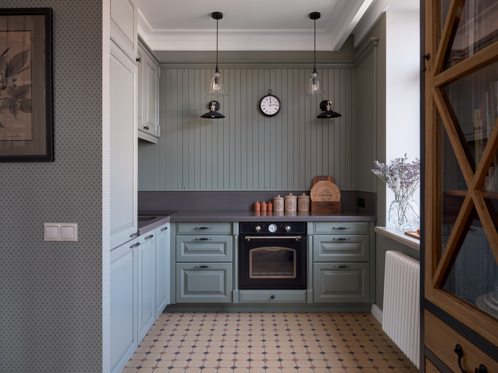 Серый элегантный