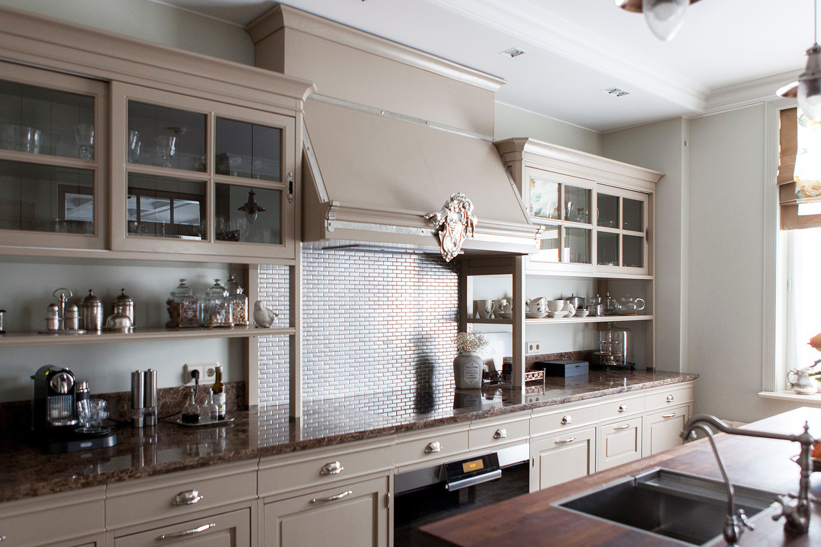 В гостях: Жемчужные тона и балерины в московской квартире