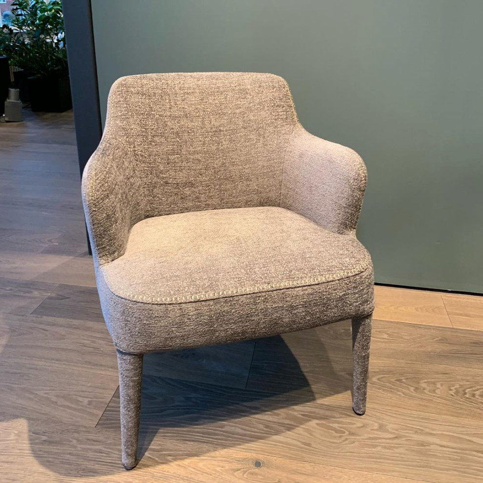 Пуфы и кресла