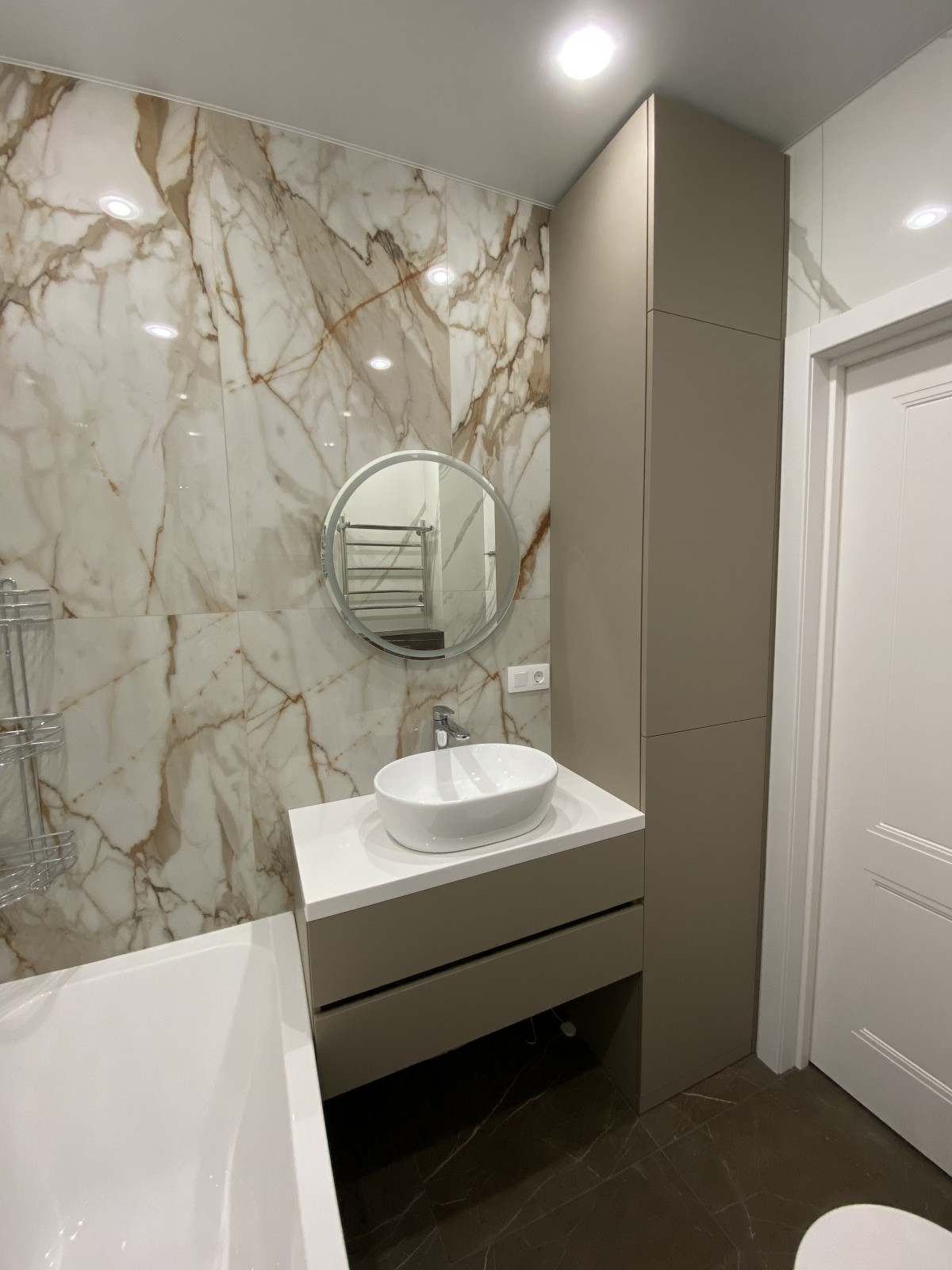 Обложка проекта: Мебель в санузел