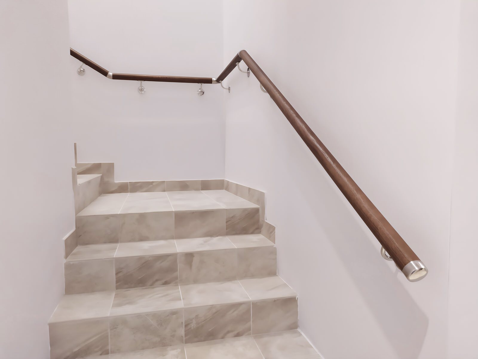 Ограждения из стекла и дерева на лестнице (Миллениум парк)