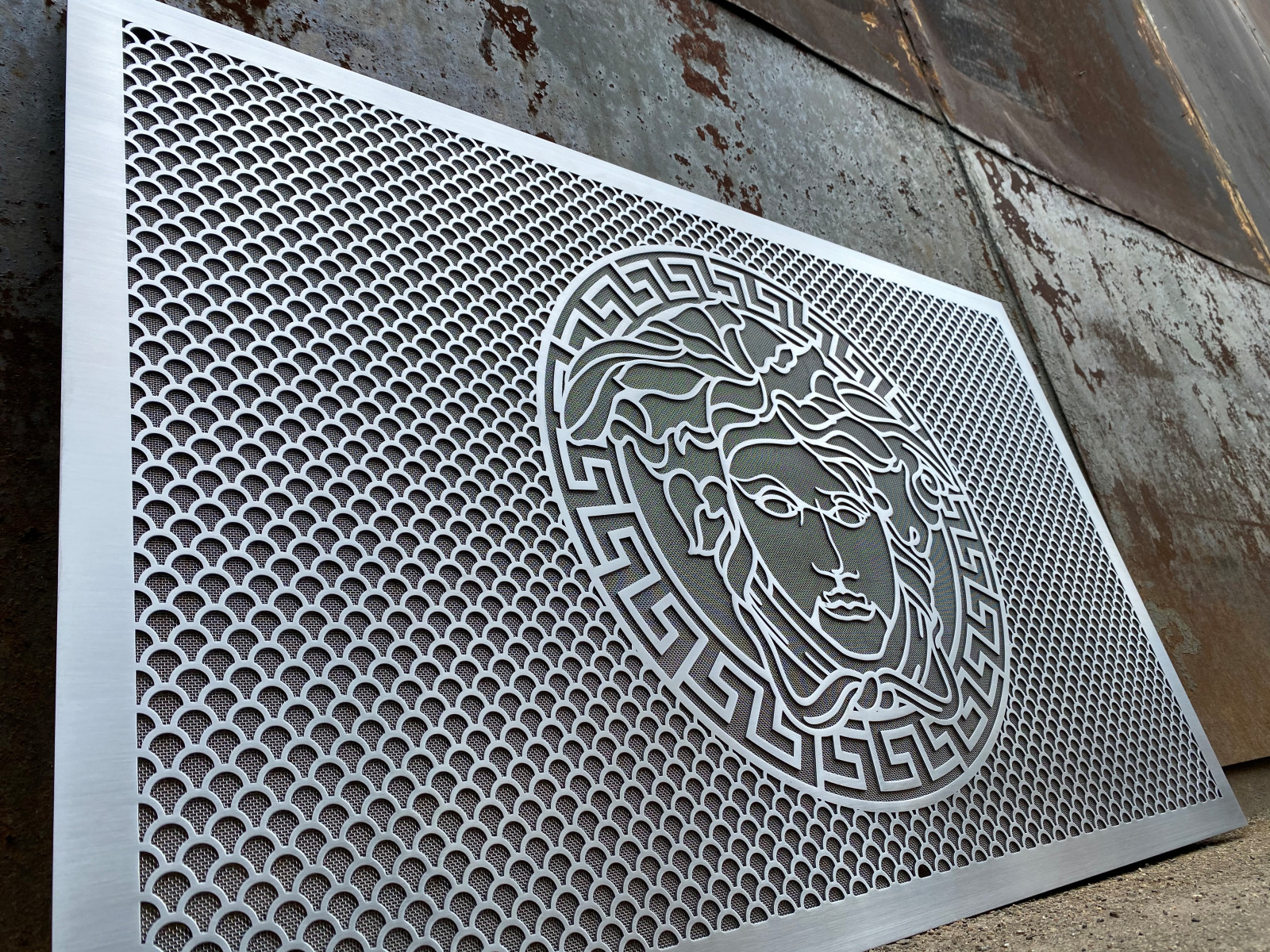 Декоративные решетки Versace