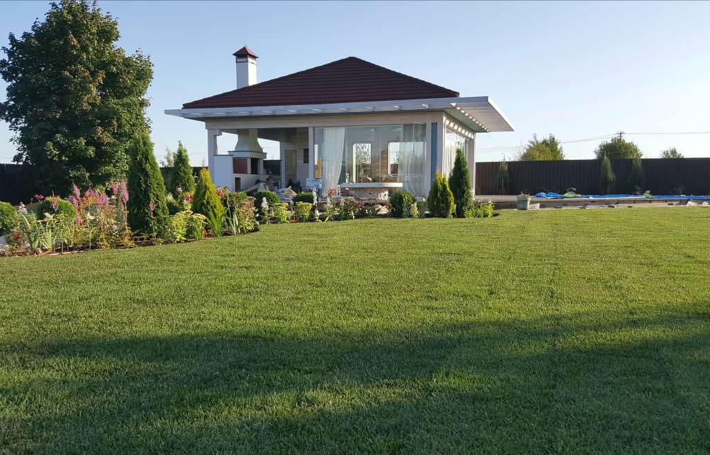 Летняя кухня с бассейном