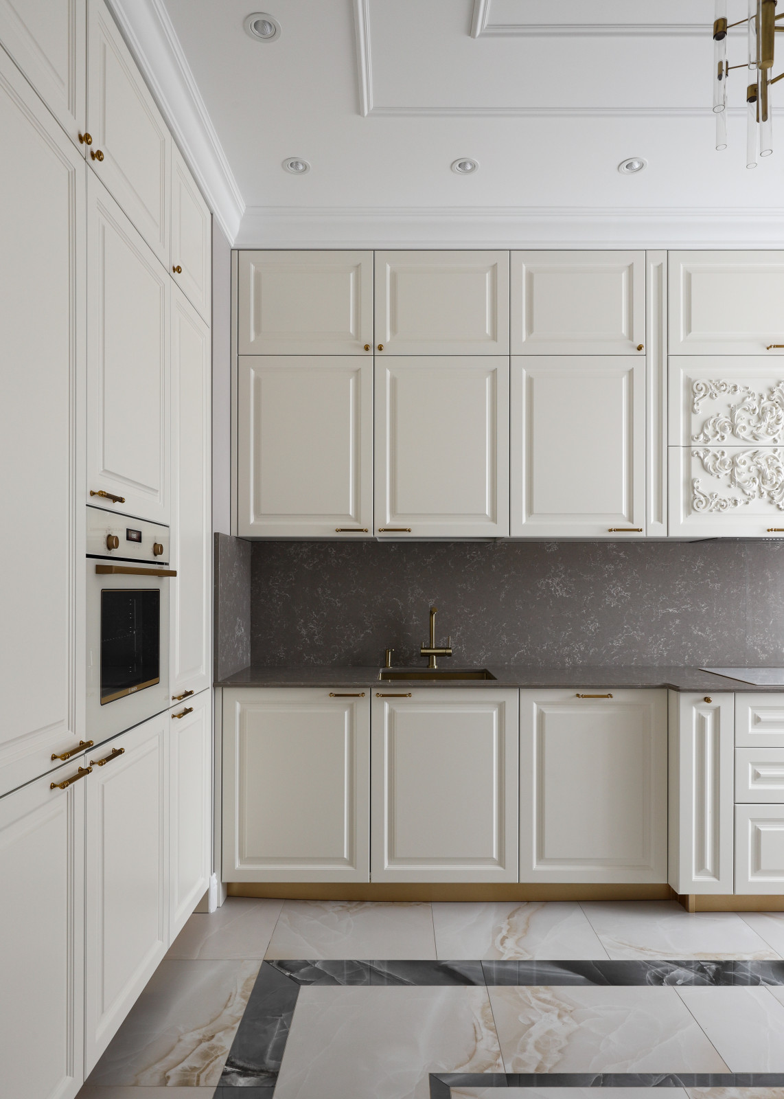 Реализованный дизайн-проект квартиры 90 кв.м.в стиле неоклассика