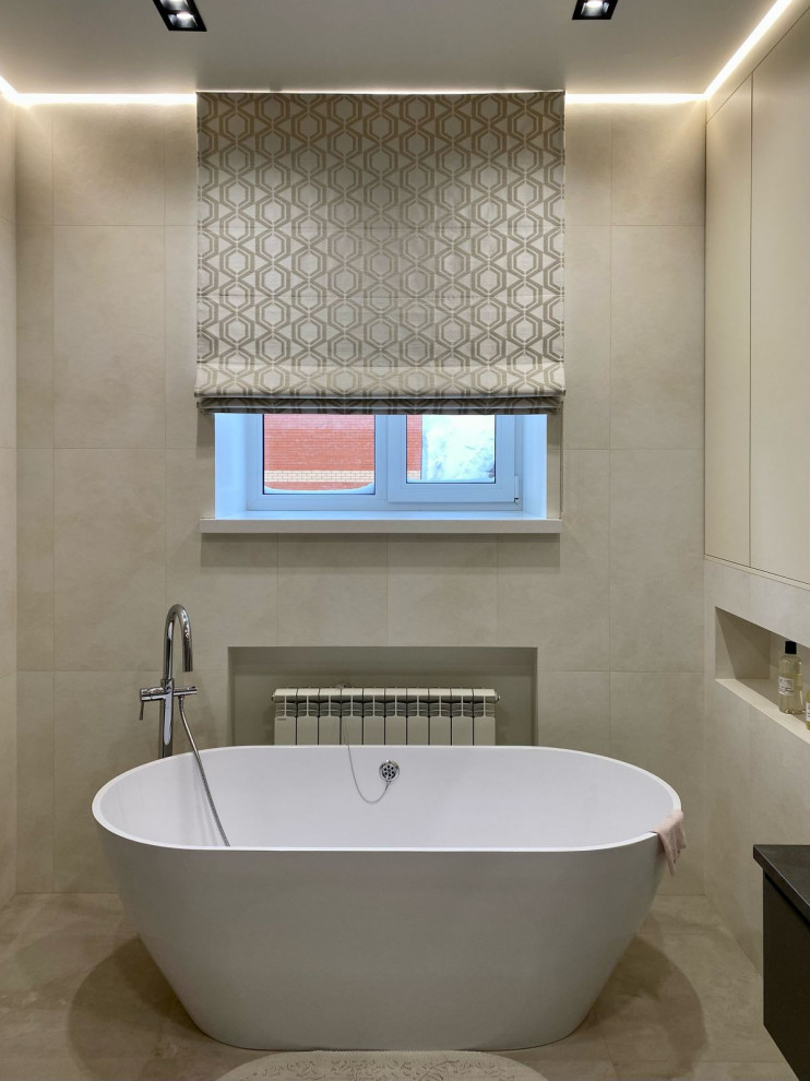 Дом  стоящий среди сосен