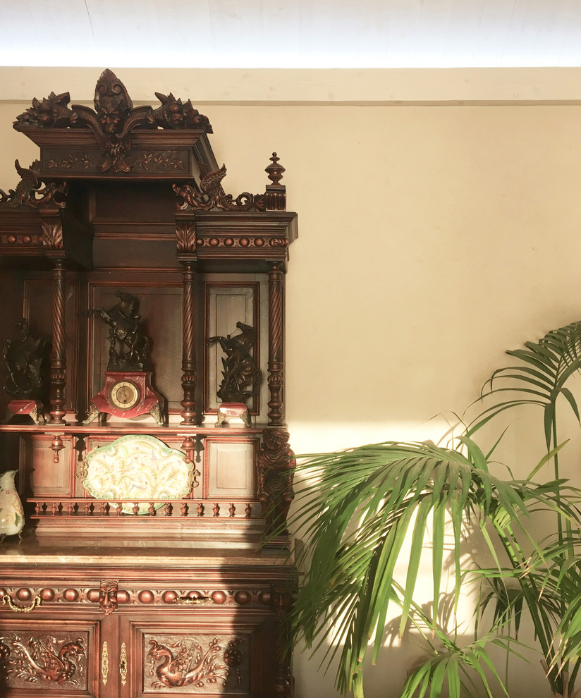 Баня с антикварной мебелью