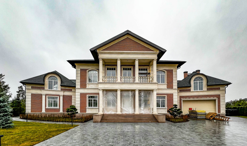 Остекление особняка в классическом стиле