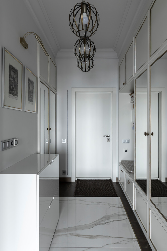 Обложка проекта: Прихожая неоклассика на Живописной.