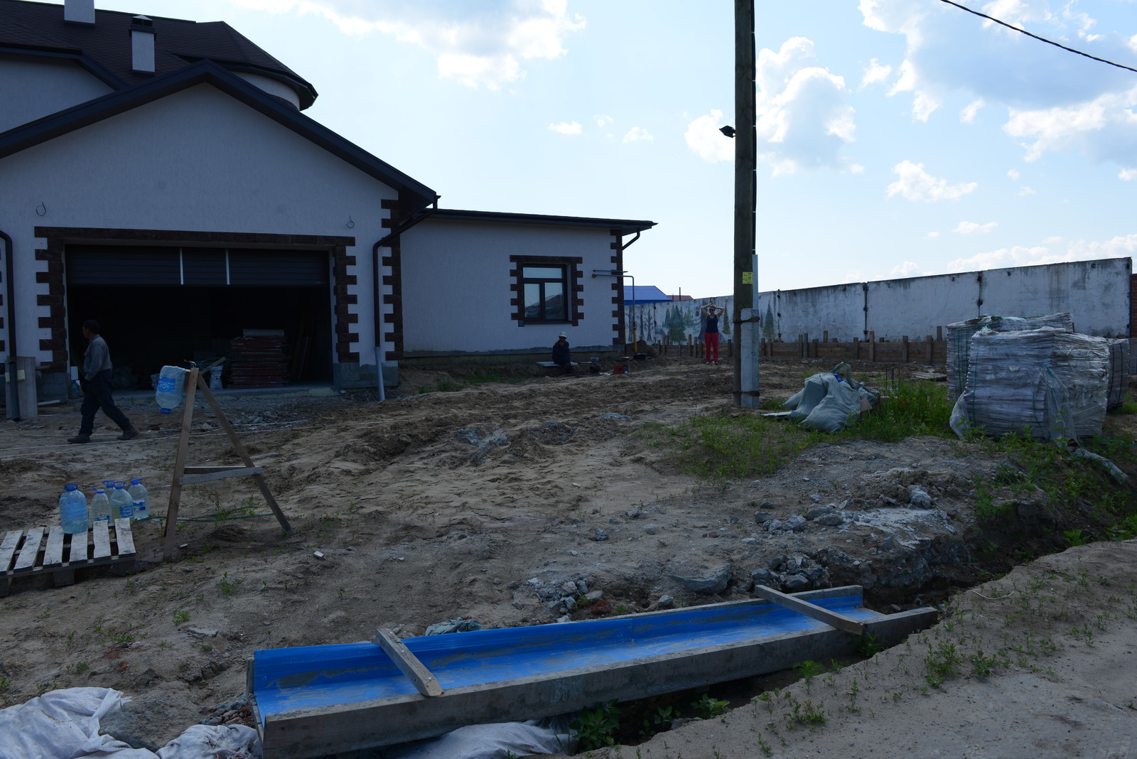 Маленький сад в пригороде