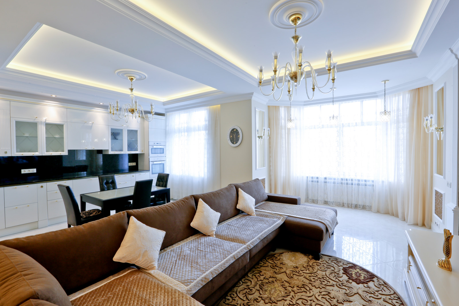 Дизайн кухни с эркером