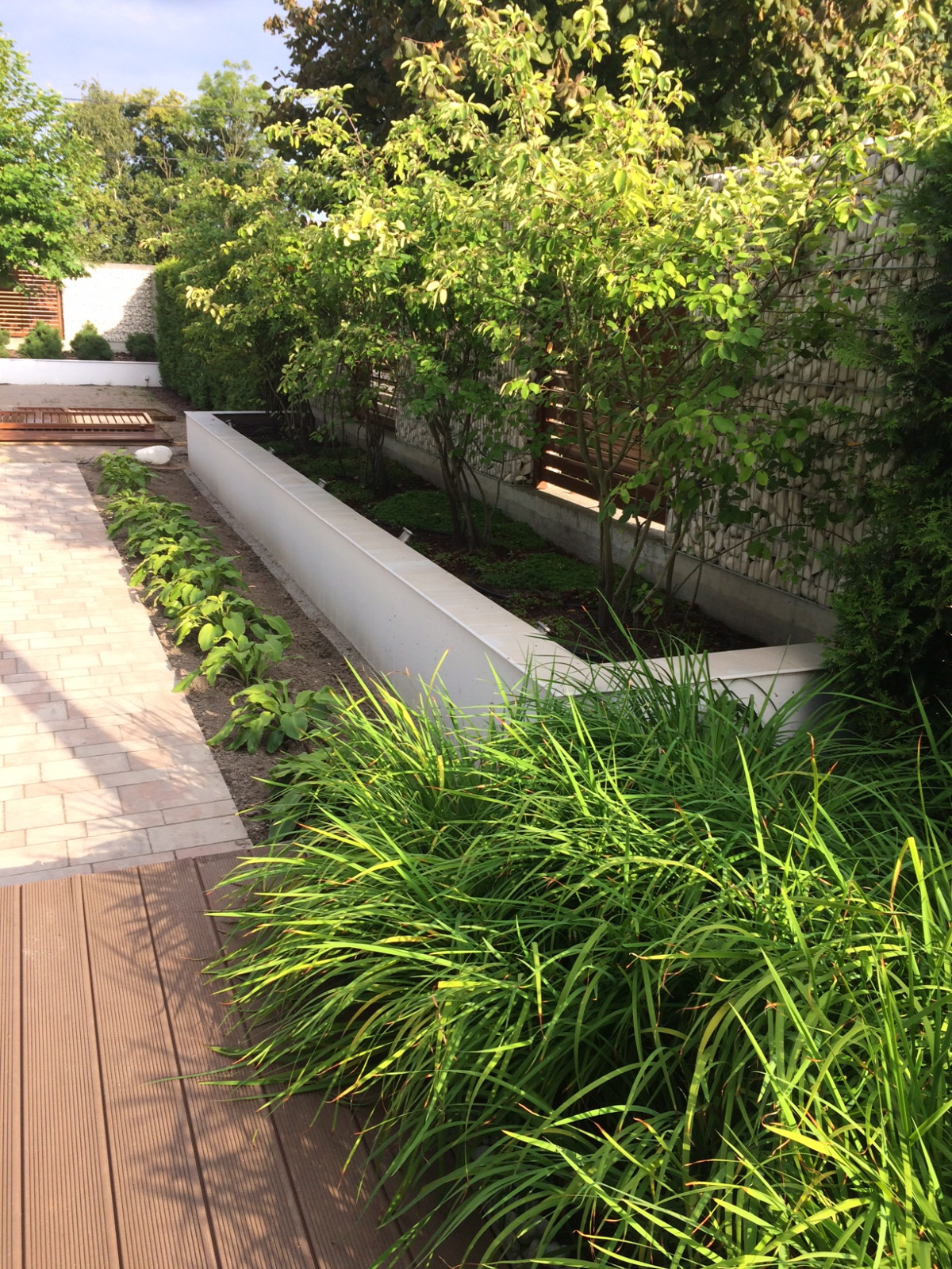 Современный сад для семьи