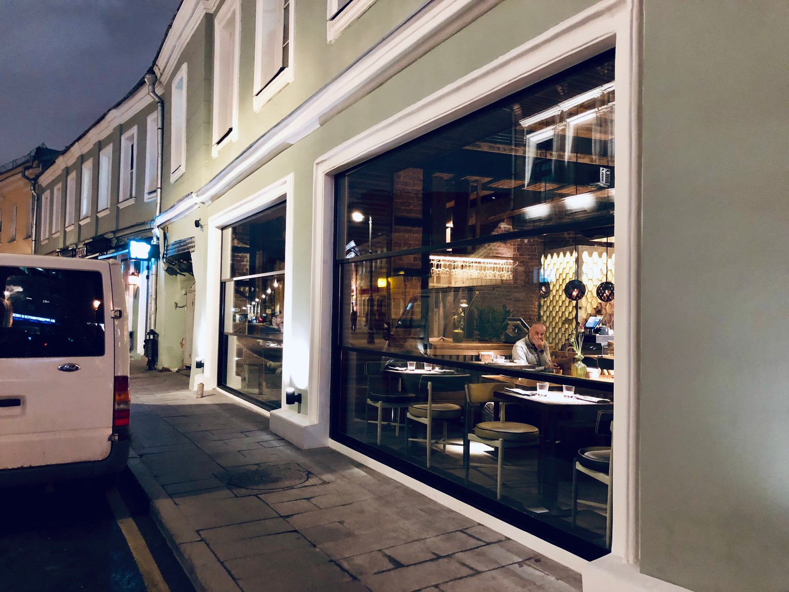 Самые большие в России гильотинные подъемные окна