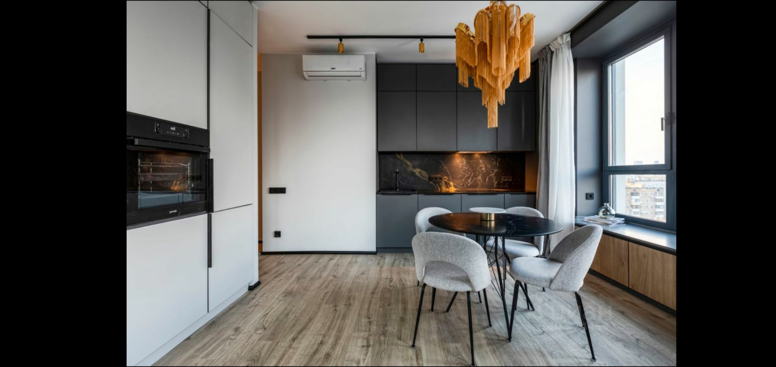 Обложка проекта: Кухонная столешница черная с белыми венами