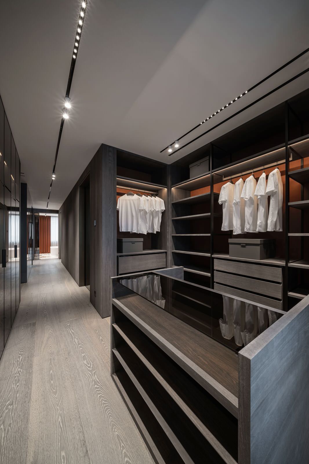 Triumph: eclectic style of stones & metals