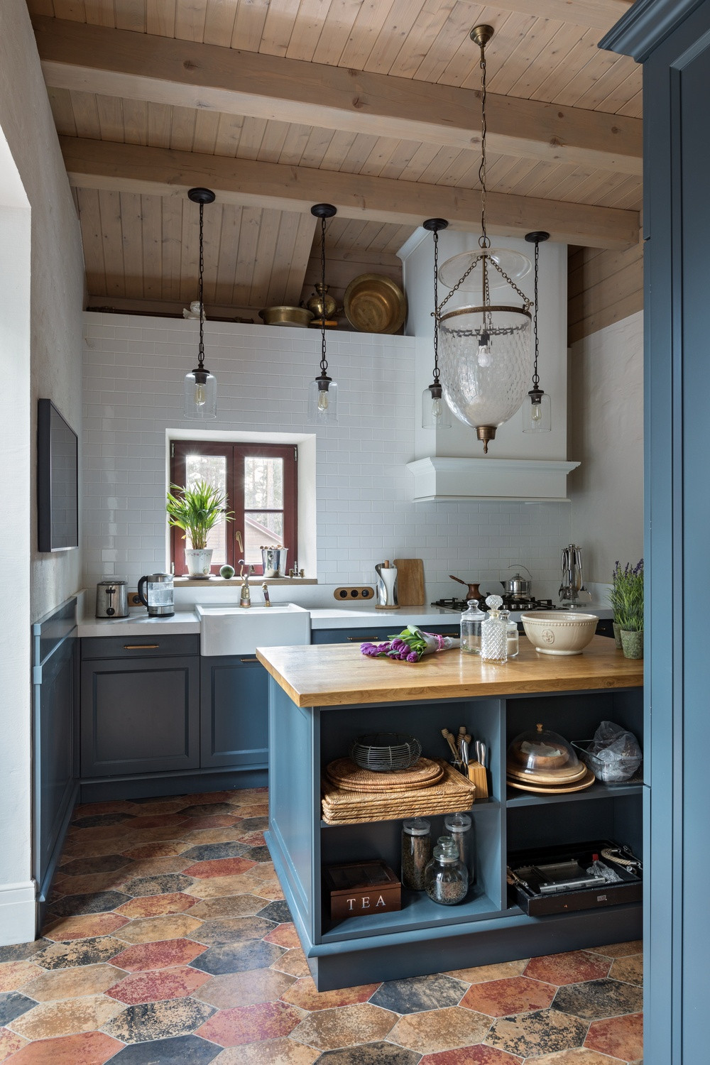 Дом в соснах